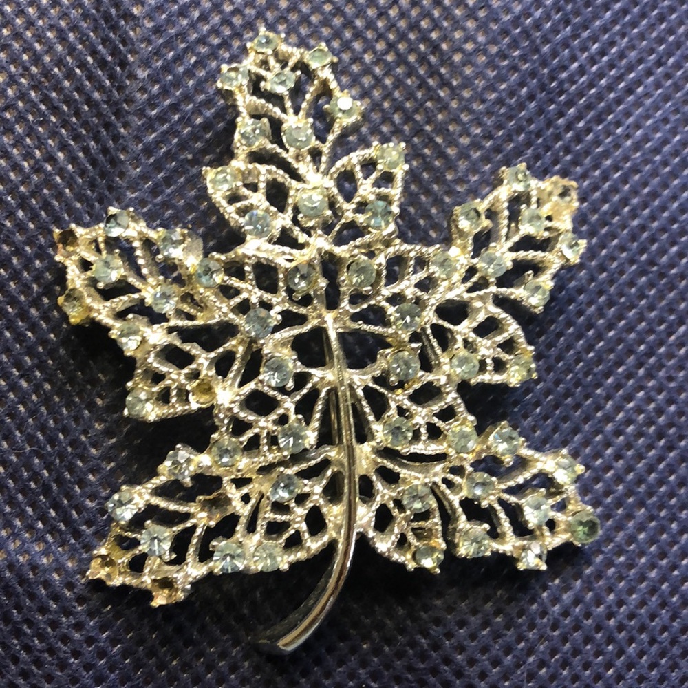 Dodd’s Rhinestone Maple 🍁 Leaf Brooch - Picture 4 of 7